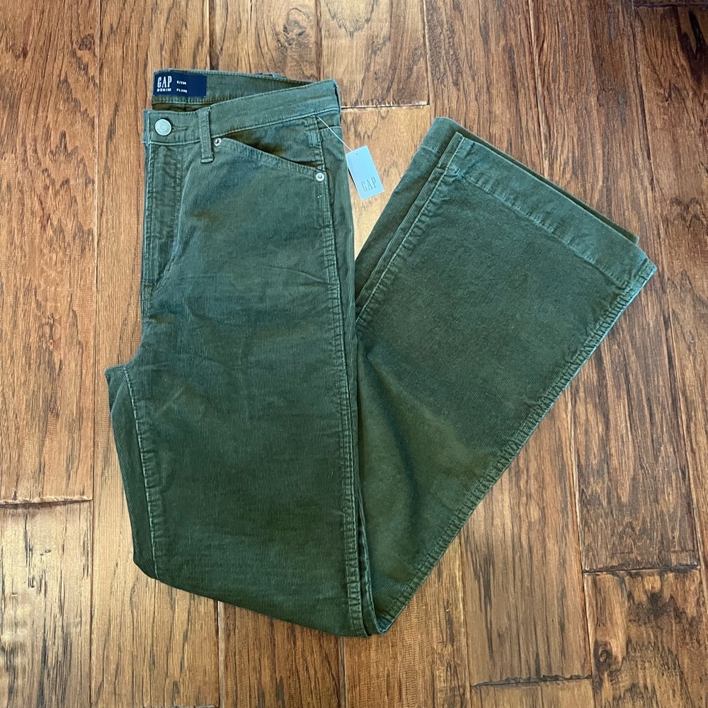 NWT GAP green corduroy flare pants size 8 / 29r